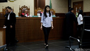 img-title Dulu Sempat Ikut Cicipi Kopi Mirna Salihin di TKP, Begini Kabar Terbaru Hani Boon