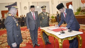 Jokowi Perintahkan Jenderal Tito Fokus Reformasi Polri