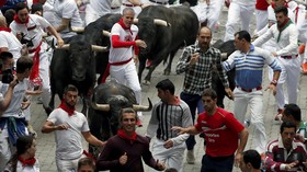 Pria Tuna Rungu yang 2 Dekade 'Kabur' dari Kejaran Banteng