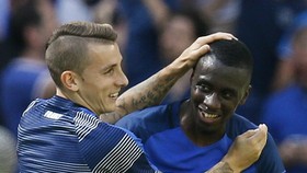Pertahanan Baru Barcelona Rasa Les Bleus