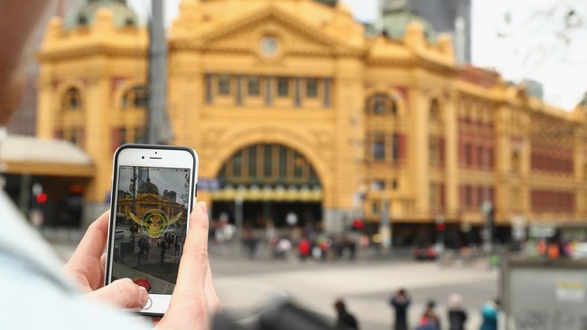 Pesan ini dapat dipastikan palsu. Nintendo, Pokemon Company, dan Niantic, telah menetapkan model bisnis freemium untuk Pokemon Go.