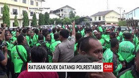 Ratusan Sopir Gojek Datangi Kantor Polisi