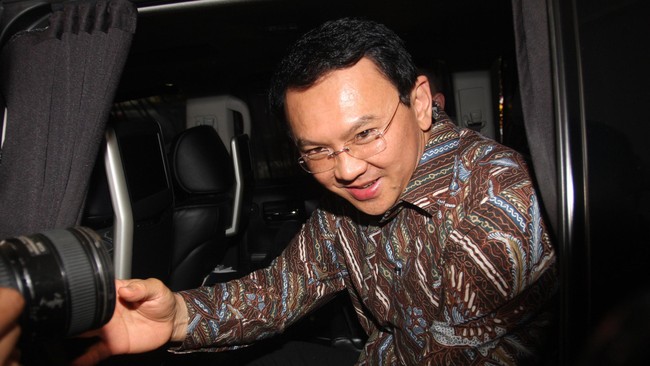 Bareskrim Mabes Polri memeriksa Gubernur Jakarta Basuki Tjahaja Purnama lebih dari empat jam terkait pembelian lahan 4,6 hektare di Cengkareng Barat.