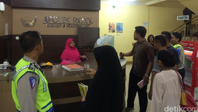 Sejumlah bayi yang diduga menggunakan vaksin palsu menjadi sering sakit-sakitan, kejang-kejang, hingga muncul bengkak menyerupai bisul di tubuhnya.