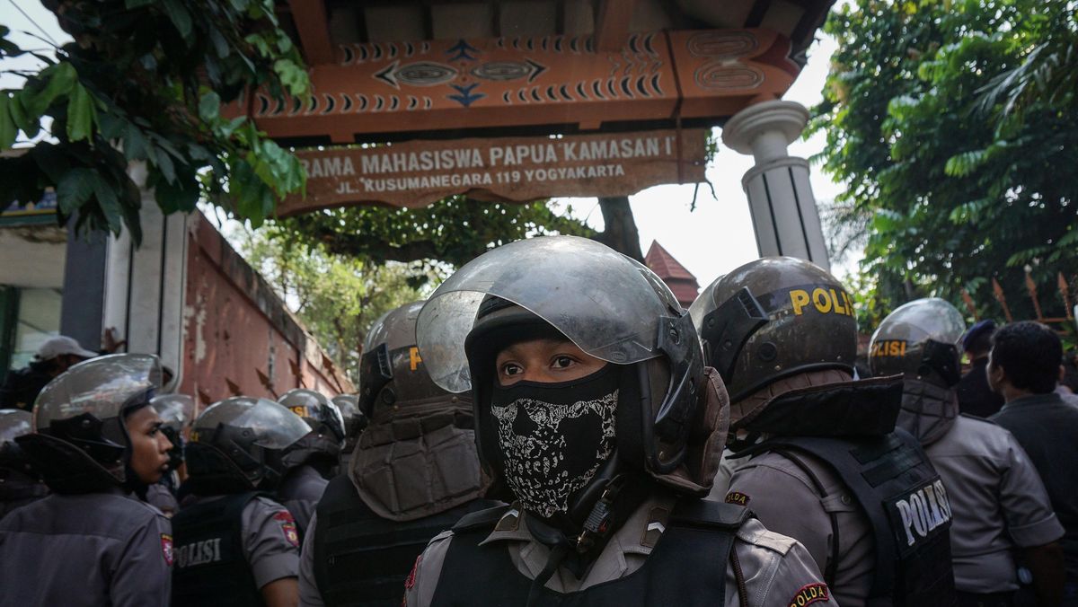 Kisah Mahasiswa Papua di Yogya Dua Hari Terkurung di Asrama - CNN Indonesia