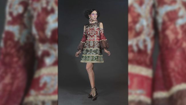Di Paris Couture Week, desainer Indonesia, Sebastian Gunawan menampilkan koleksi adibusana dengan nafas baru, hasil kolaborasinya dengan COUTURiSSIMO.