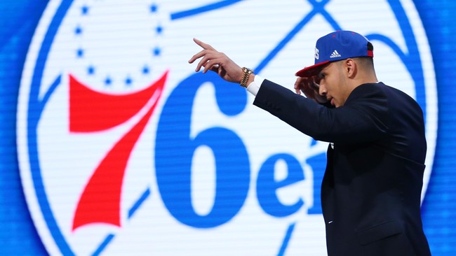 Philadelphia 76ers resmi mendatangkan pebasket muda asal Kroasia, Dario Saric dengan durasi kontrak dua tahun.