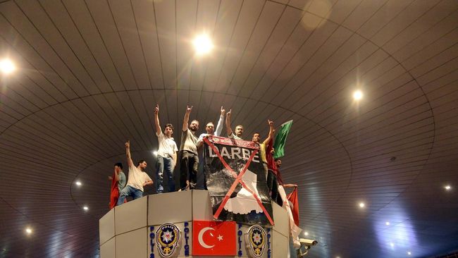 Pasca upaya kudeta, Festival One Love yang sejatinya bakal digelar di Parkorman, Turki, pada Minggu ini (17/7), terpaksa dibatalkan.
