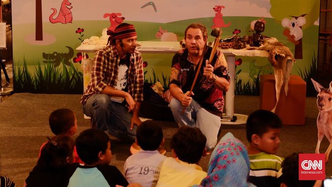 Festival Dongeng Internasional Indonesia (FDII) kembali digelar untuk melestarikan budaya mendongeng ke berbagai daerah di Indonesia.