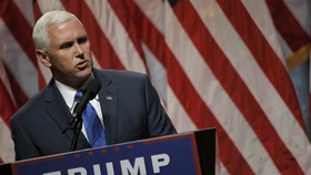 Mengenal Mike Pence, Si Pendamping Donald Trump