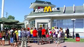 Warga Ukraina Timur Cicipi McDonalds ala Donetsk