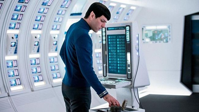 Petisi itu didukung banyak pihak, mulai dari J.J. Abrams, yang pernah menyutradarai film Star Trek Into Darkness, sampai pemerannya, Simon Pegg.