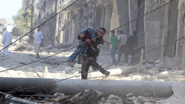 Militer Suriah terus menyerang basis pemberontak di Aleppo. Pertempuran masih berlangsung sengit.