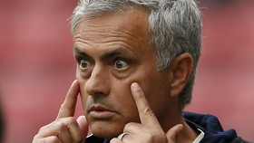 Coretan Taktik Mourinho dan Conte Diduga Bocor
