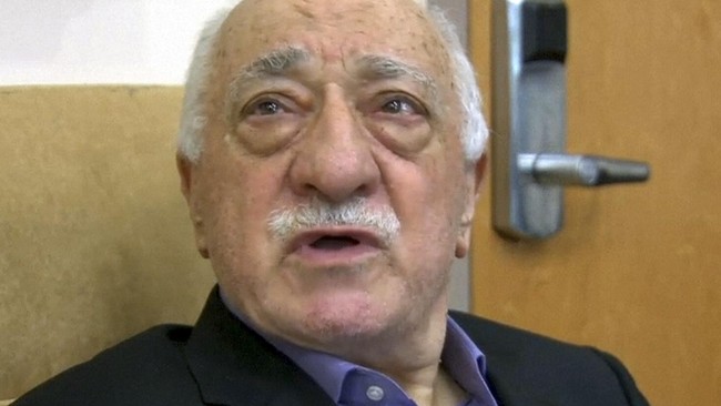 Setahun berlalu setelah kudeta gagal, Fethullah Gulen tak juga diekstradisi ke Turki oleh AS. Pemerintahan Erdogan pun mempertanyakan hal tersebut.