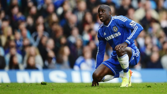 Dalam partai derby Shanghai, Demba Ba mengalami mimpi buruk ketika tulang betisnya patah dan ia harus menepi dalam jangka waktu lama.