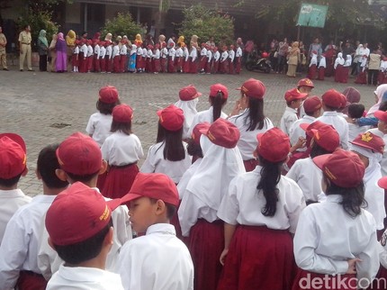 Ini Dampaknya Kalau Anak Sering Pindah-pindah Sekolah