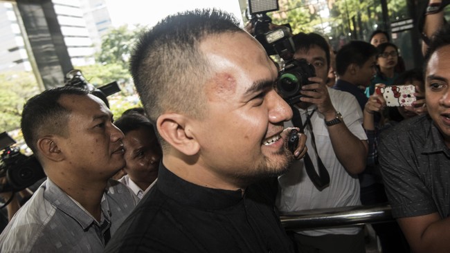 Pengacara Saipul Jamil mengklaim uang yang diterima Rohadi adalah uang operasional untuk keperluan sidang kliennya, bukan untuk suap.