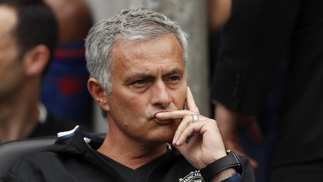 Mou tidak ingin mengomentari lebih lanjut mengenai problem yang melanda kesebelasan pemilik gelar La Liga terbanyak sepanjang sejarah.