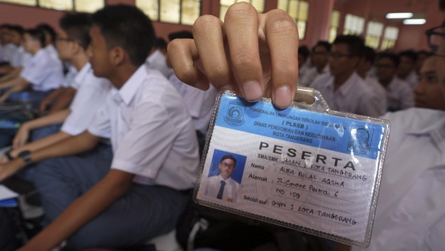 Bagaimana pun kita harus beradaptasi dan berteman dengan mereka. Gimana caranya?