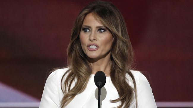 Melania Trump mengaku kalau dia tak melakukan botox dan berbagai operasi plastik untuk memudakan wajahnya. Dia hanya merawat dan menjaga kulit wajahnya.