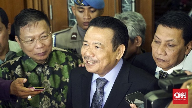 Otto Hasibuan sempat merenung dan menggelar rapat keluarga sebelum memutuskan menerima tawaran menjadi kuasa hukum Setya Novanto.