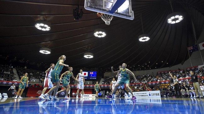 Ketua Umum Perbasi, Danny Kosasih, menegaskan bahwa berbeda dengan kompetisi basket internasional, di Indonesia tak ada larangan berjilbab.