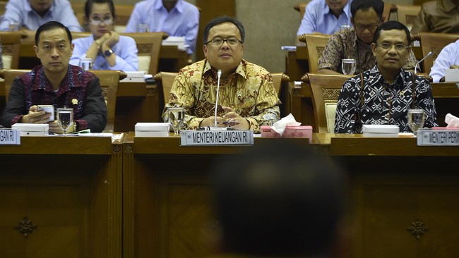 Saleh Husin menganalogikan reshuffle kabinet layaknya pergantian pemain di tim sepak bola yang dilakukan demi memenangkan pertandingan.