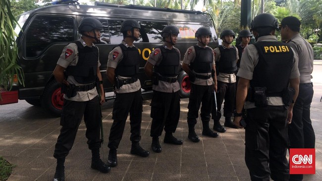 Berdasarkan keterangannya, terdapat dua orang pelaku bersenjata yang masih menyandera pemilik rumah di kawasan Pondok Indah, Jakarta Selatan.