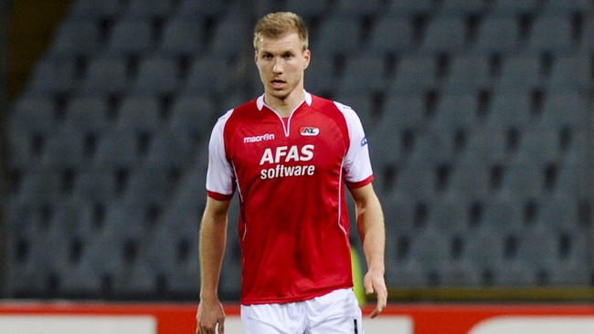 Ragnar Klavan direkrut Liverpool setelah stok lini pertahanan The Reds menipis menyusul dilepasnya Kolo Toure dan Martin Skrtel.