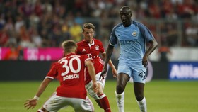Guardiola Bekukan Yaya Toure dari Skuat ManCity