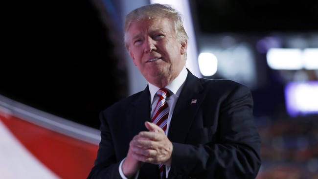 Donald Trump "menghajar" Hillary Clinton dalam pidato penerimaannya sebagai calon presiden Partai Republik dalam Konvensi di Ohio, Amerika Serikat, Kamis (21/7)