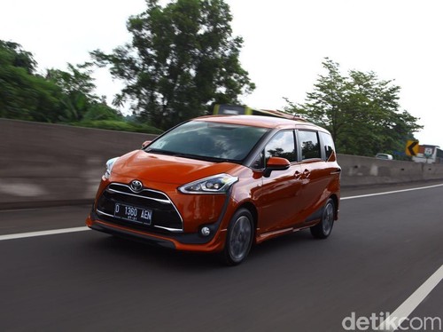 Jadi Penumpang di Mobil Toyota Sienta, Nyaman?