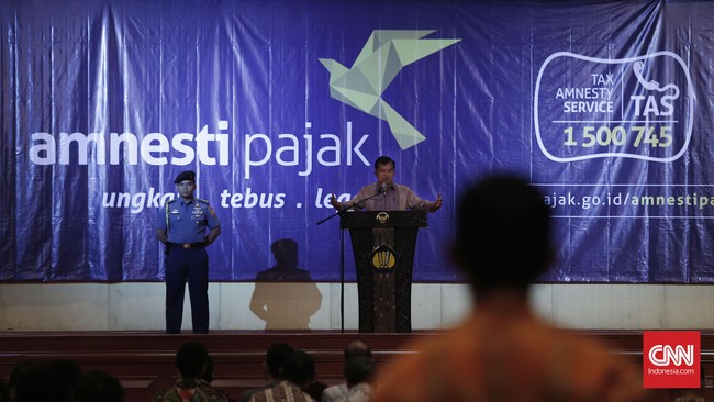 Presiden Jokowi tidak memberikan tanggapan apapun terhadap pernyataan JK. Namun, kata Nurkholis, presiden menyatakan mendukung penyelesaian kasus Tragedi 1965.