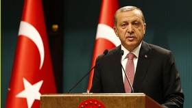 Erdogan: AS Tak Seharusnya Jadi Tempat Berlabuh Teroris