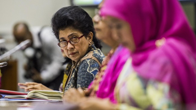 Instruksi Menkes agar Dinkes DKI memberi teguran tertulis pada RS Mitra Keluarga usai investigasi dinilai belum fokus pada dugaan pelanggaran UU Kesehatan.