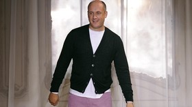 Oscar de la Renta Ditinggalkan Direktur Kreatifnya
