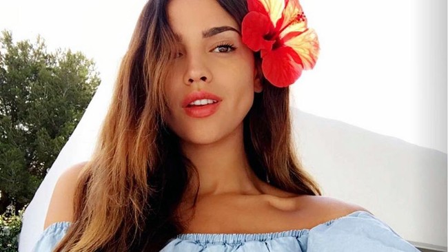 Eiza Gonzalez santer dikabarkan menjadi kekasih anyar Cristiano Ronaldo setelah keduanya tertangkap kamera sedang pesta bersama di Ibiza.