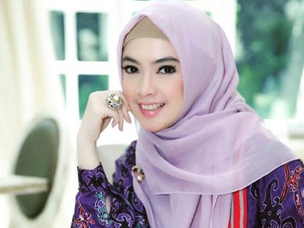 Kisah Mualaf Ingrid Kansil, Ayah Sempat Menentang hingga Akhirnya Masuk Islam