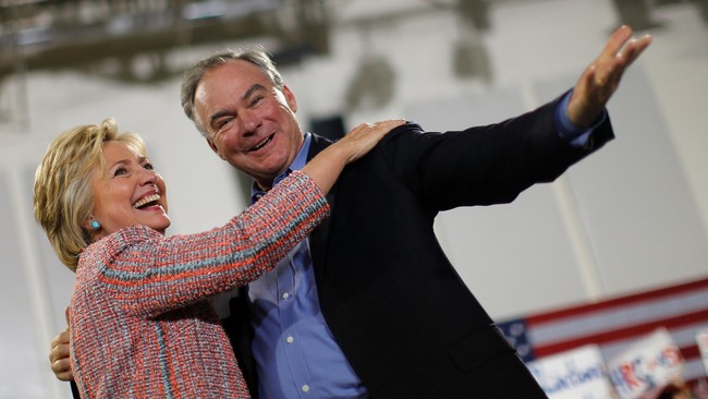 Tim Kaine lahir di Minnesota. Ia berkarier di bidang hukum, lalu masuk dunia politik. Kaine pernah hampir menjadi cawapres Barack Obama pada 2008.