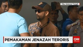 Jenazah Santoso Dimakamkan