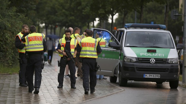 Pihak berwenang di Jerman memastikan penembakan yang bermula pada pukul 18.00 waktu setempat itu berasal dari gerai McDonald di dalam mal.