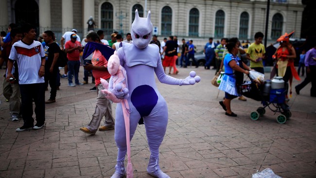 'Evolusi' Sehari Warga San Salvador Jadi Pemburu Pokemon