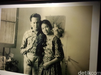 Habibie Kredit Barang Ini untuk Kado Ainun karena Gaji Pas-pasan