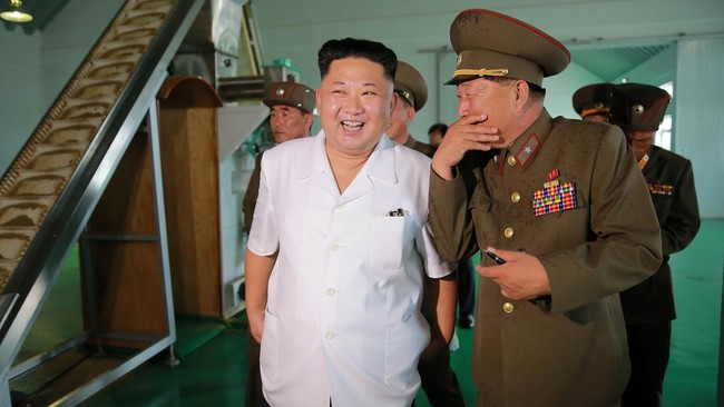 Kim Jong Un mengaku puas atas uji coba peluncuran tiga rudal balitsik Korut terbaru dan memerintahkan militer untuk terus membangun kekuatan nuklir.