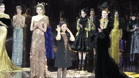 Menguak Kisah 'Alexander McQueen' dari China