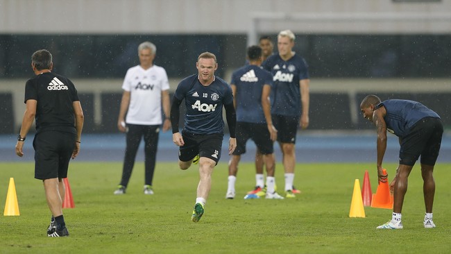 Pertandingan International Champions Cup 2016 antara Manchester United melawan Manchester City di Stadion Nasional Beijing, Senin (25/7), dibatalkan.