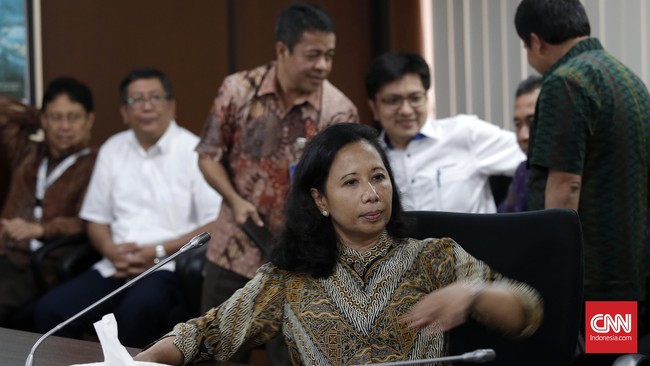 Dari sisi kesiapan perusahaan pelat merah yang bakal dilebur, pemerintah akan memprioritaskan pembentukan holding BUMN migas dan pertambangan.