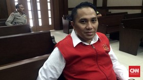 Hakim Tunda Sidang Pembacaan Vonis Ivan Haz