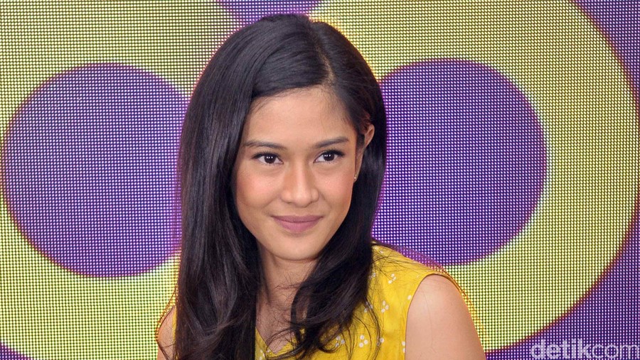 Dian Sastro di peluncuran film 'AADC' di aplikasi HOOQ